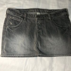Abercrombie Light Grey Washed Denim Mini Skirt Size 00 XS